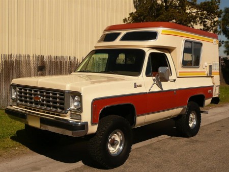 1976 CHEVROLET BLAZER CHALET CAMPER Front